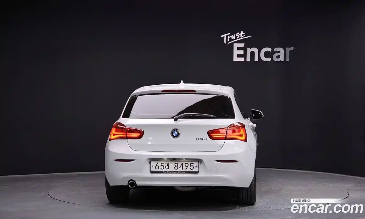 BMW 1 серия 2018 2.0 автомат (гидро), фото 3