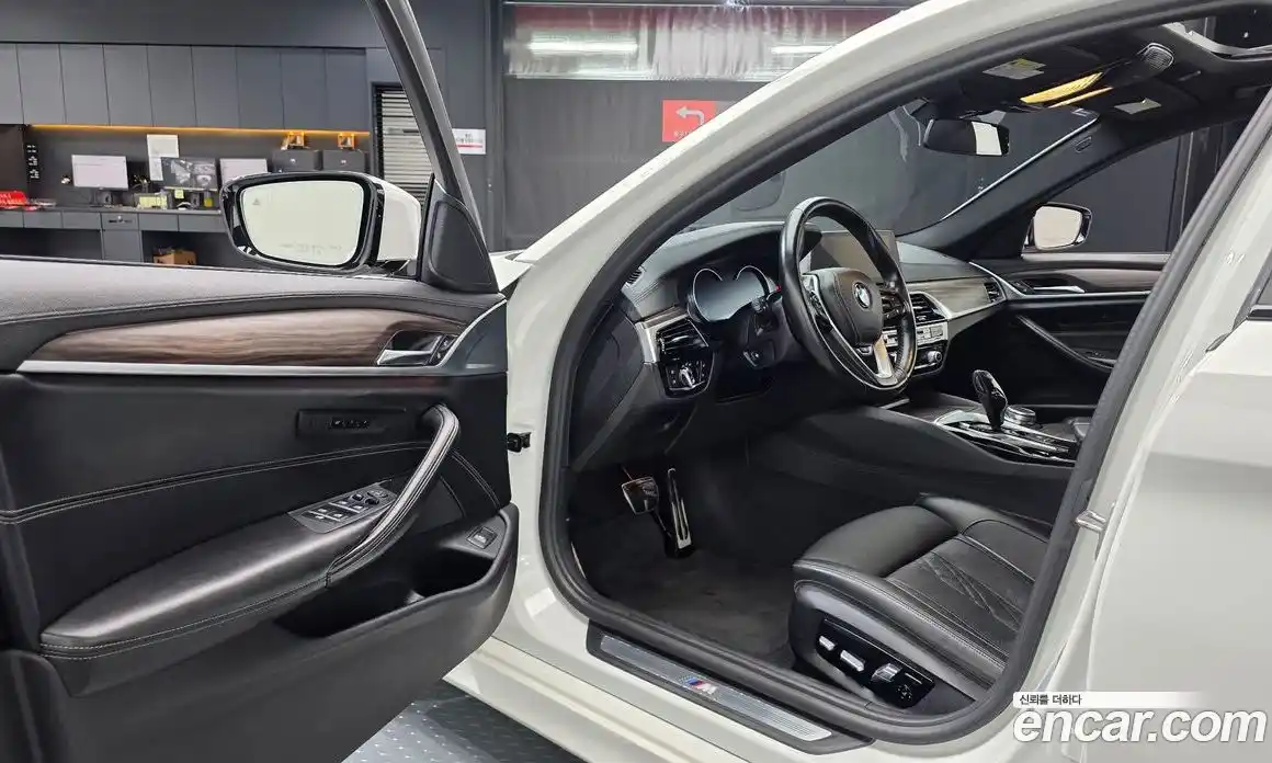 BMW 5 серия 2017 2.0 автомат (гидро), фото 12
