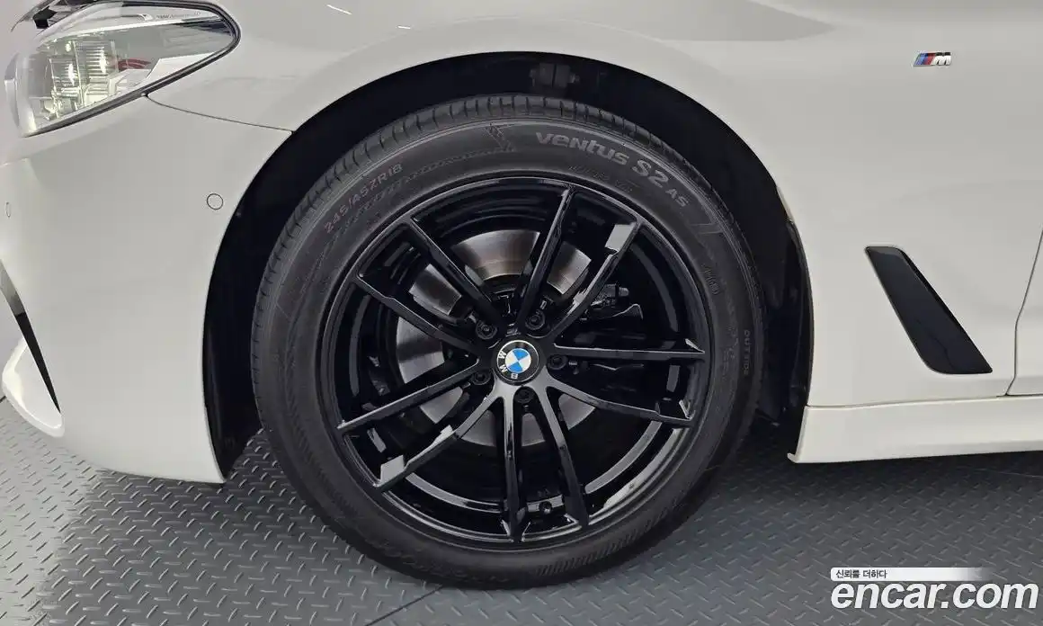 BMW 5 серия 2017 2.0 автомат (гидро), фото 4