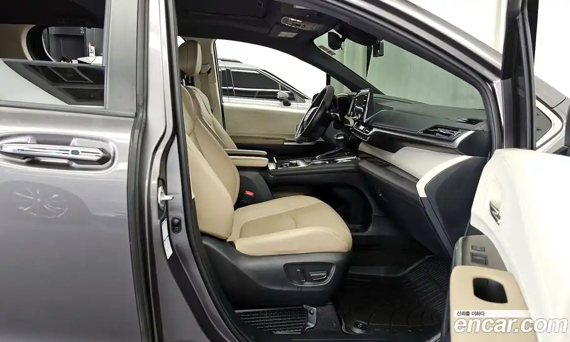 Toyota Sienna 2021 2.5 гидро, фото 17