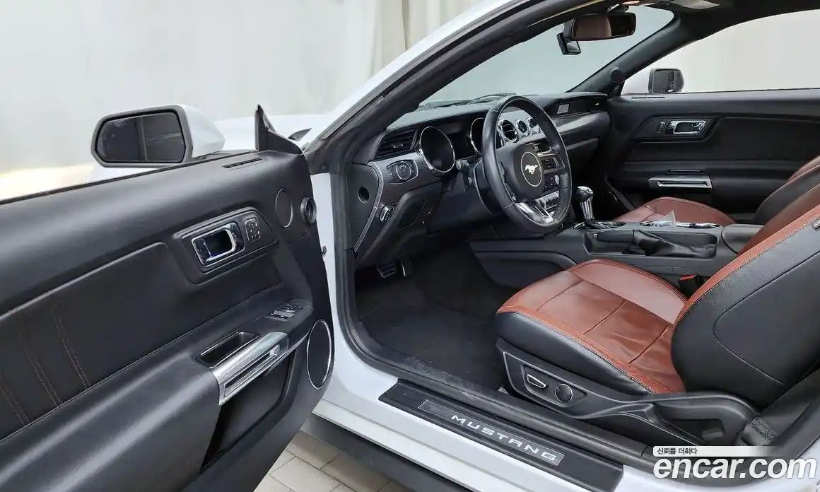 Ford Mustang 2017 2.3 автомат (гидро), фото 13