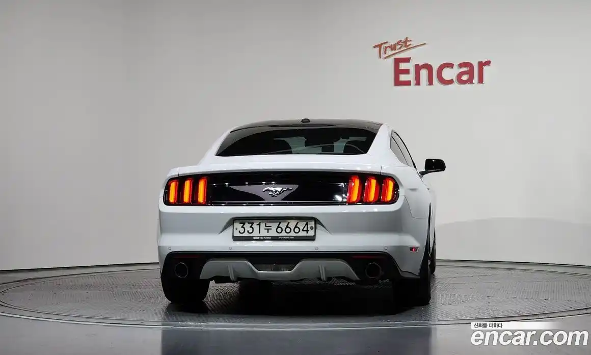 Ford Mustang 2017 2.3 автомат (гидро), фото 4