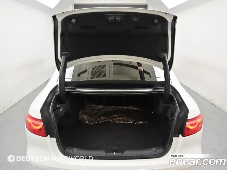 Jaguar XF 2018 2.0 гидро, фото 19