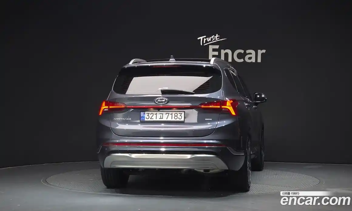 Hyundai Santa Fe 2023 2.5 автомат (гидро), фото 4