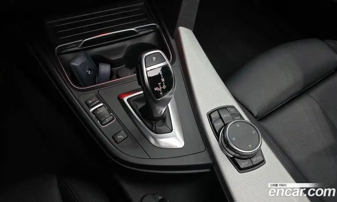 BMW 3 серия 2016 2.0 автомат (гидро), фото 9