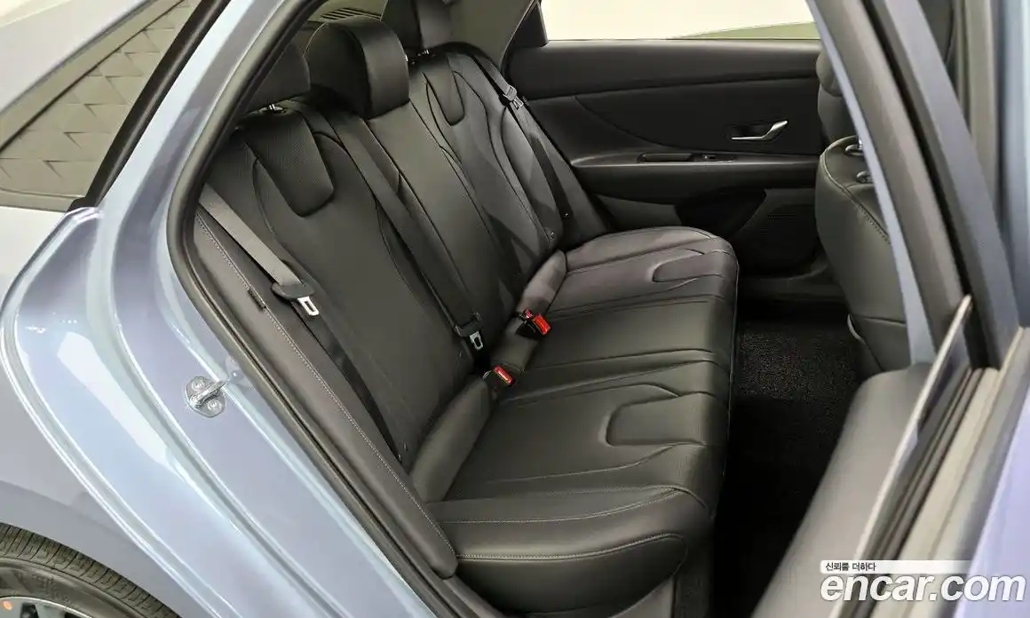 Hyundai Avante 2025 1.6 автомат (гидро), фото 17