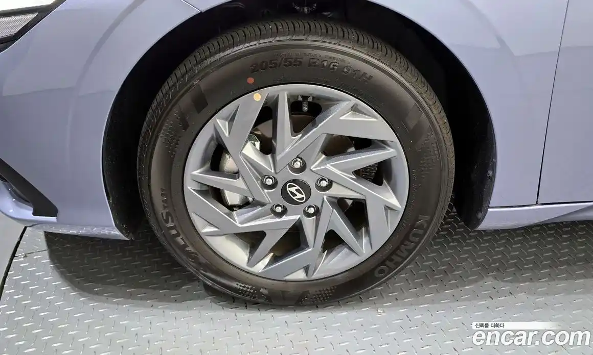 Hyundai Avante 2025 1.6 автомат (гидро), фото 5