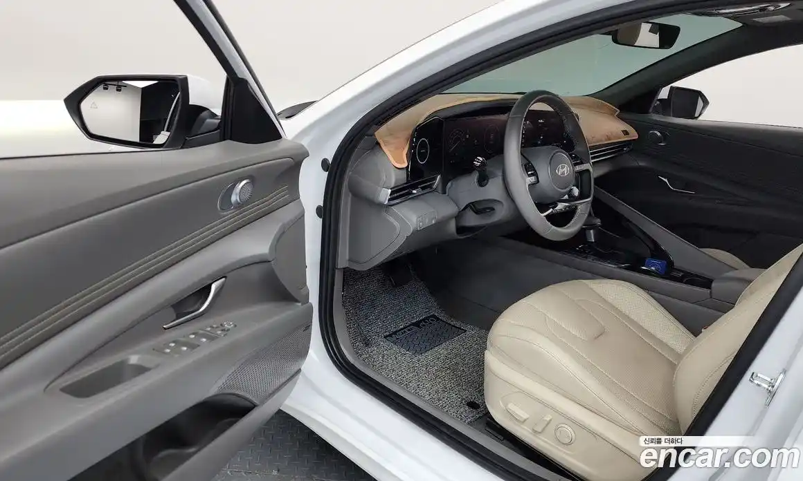 Hyundai Avante 2024 1.6 автомат (гидро), фото 13