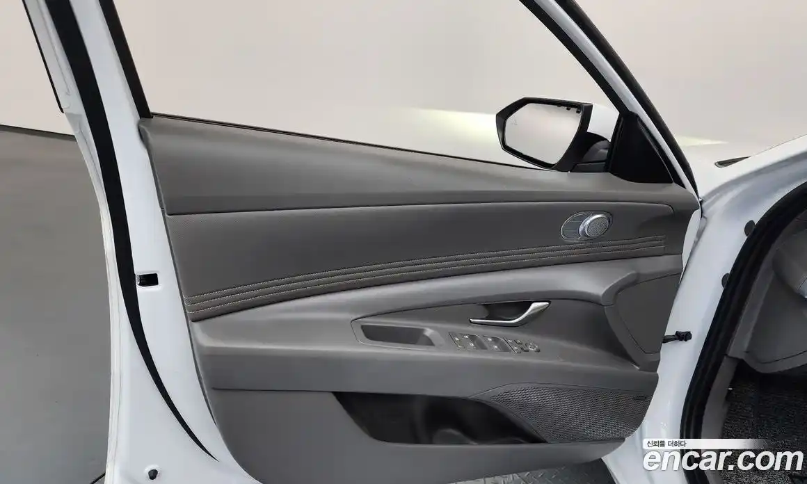 Hyundai Avante 2024 1.6 автомат (гидро), фото 14