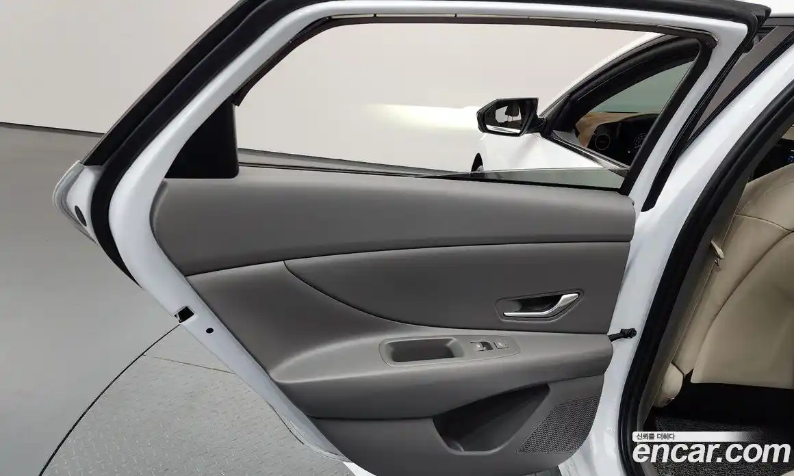 Hyundai Avante 2024 1.6 автомат (гидро), фото 15