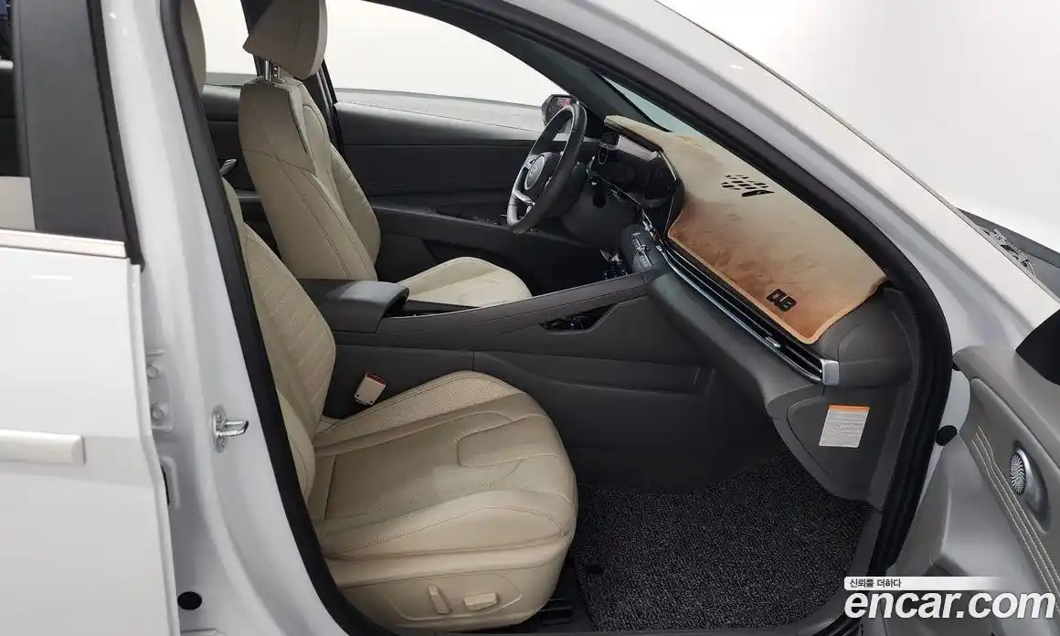Hyundai Avante 2024 1.6 автомат (гидро), фото 16