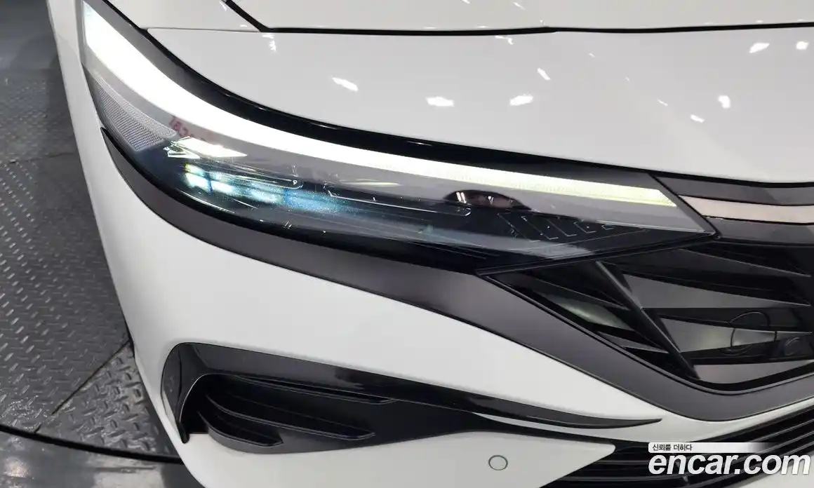 Hyundai Avante 2024 1.6 автомат (гидро), фото 8