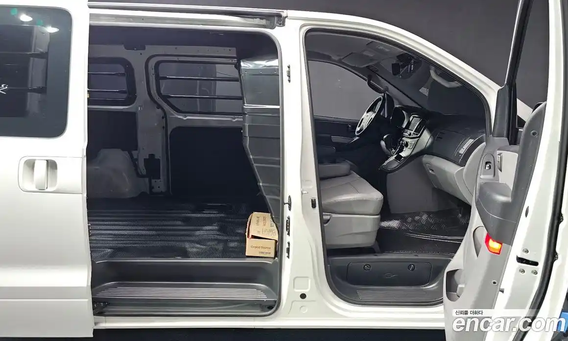 Hyundai Starex 2020 2.5 автомат (гидро), фото 11