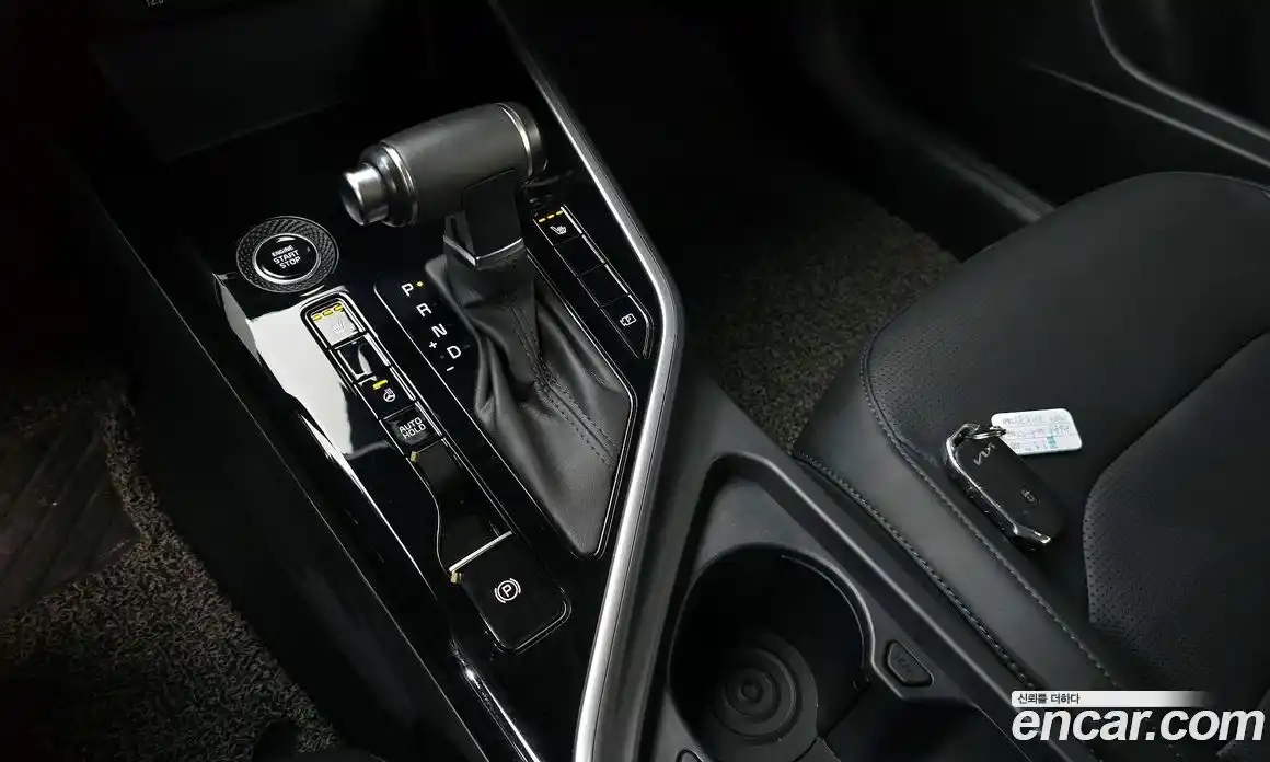 Kia Niro 2022 1.6 автомат (гидро), фото 12