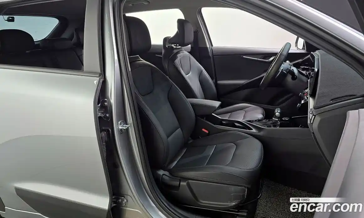 Kia Niro 2022 1.6 автомат (гидро), фото 16