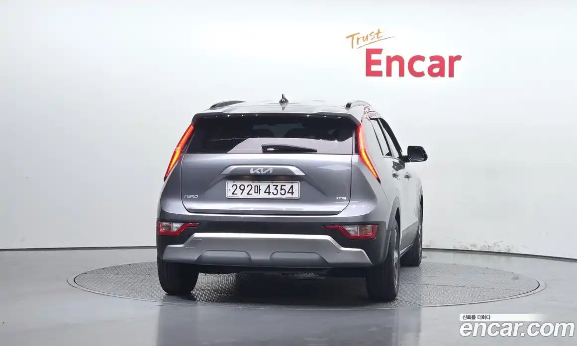 Kia Niro 2022 1.6 автомат (гидро), фото 4