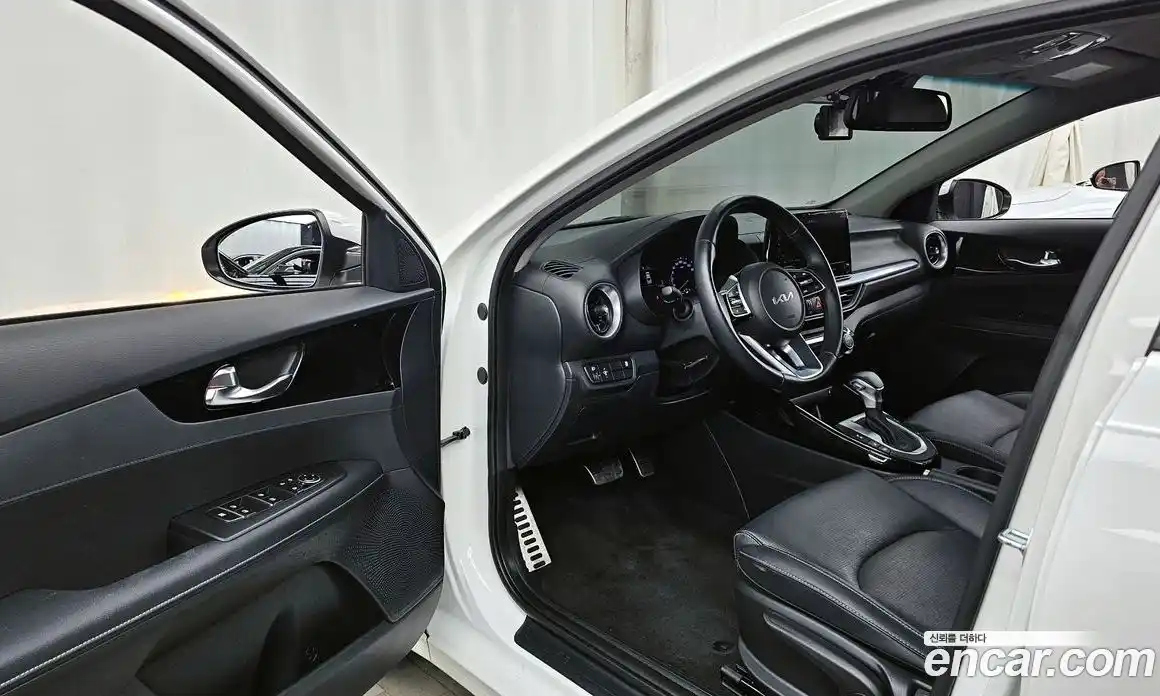 Kia K3 2024 1.6 автомат (гидро), фото 13