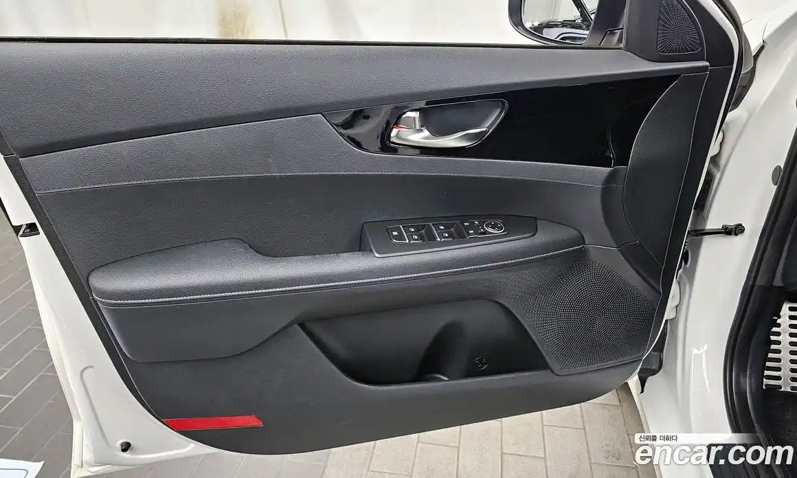 Kia K3 2024 1.6 автомат (гидро), фото 14