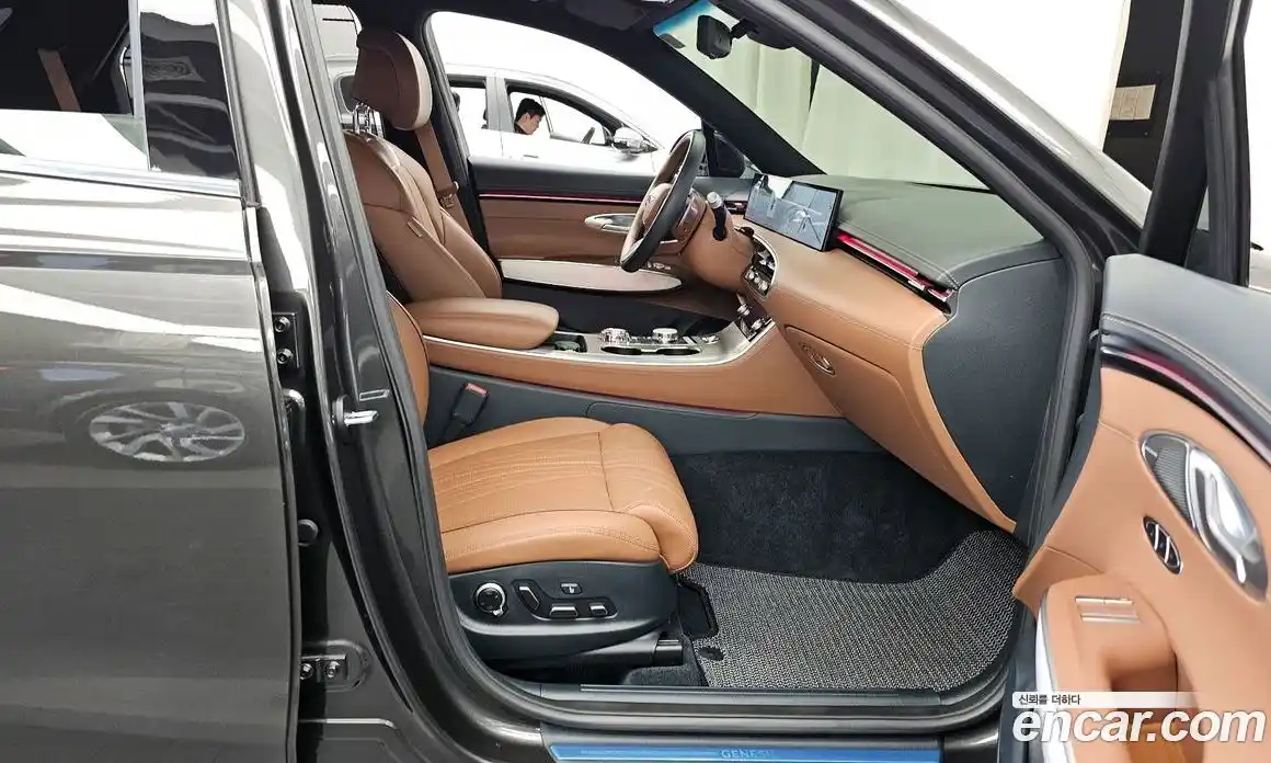 Genesis GV70 2024 2.5 автомат (гидро), фото 17