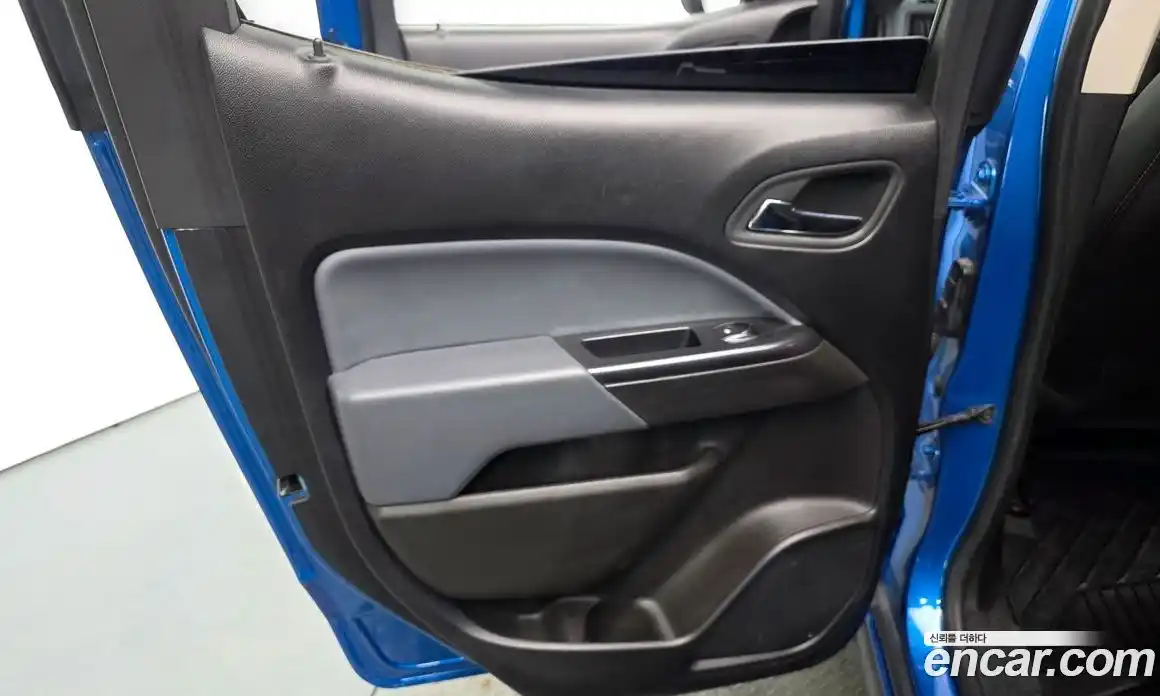Chevrolet Colorado 2022 3.6 автомат (гидро), фото 15