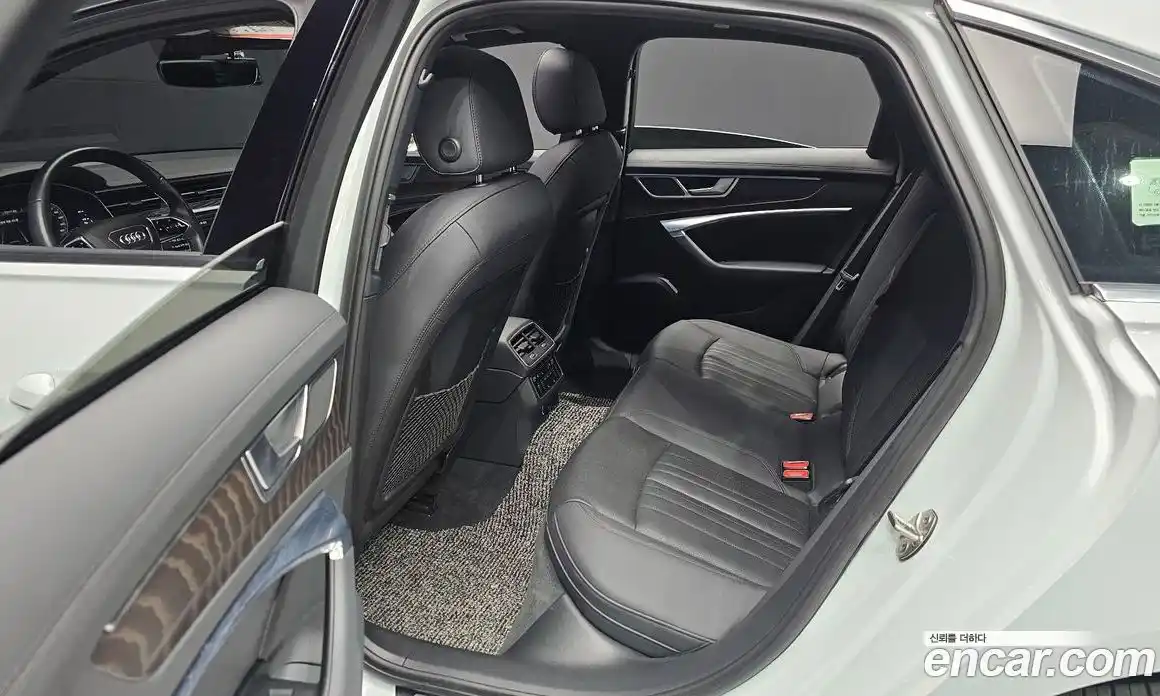 Audi A6 2020 2.0 автомат (гидро), фото 16