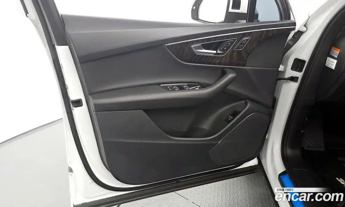 Audi Q7 2021 3.0 автомат (гидро), фото 14