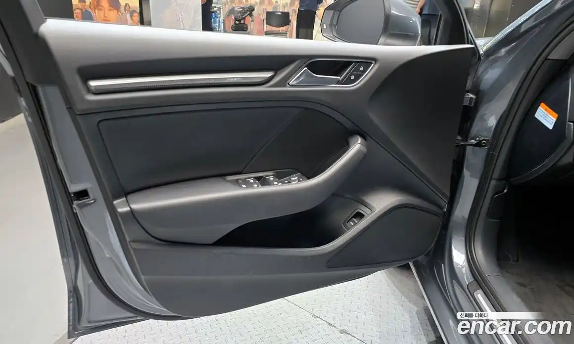 Audi A3 2018 2.0 автомат (гидро), фото 14