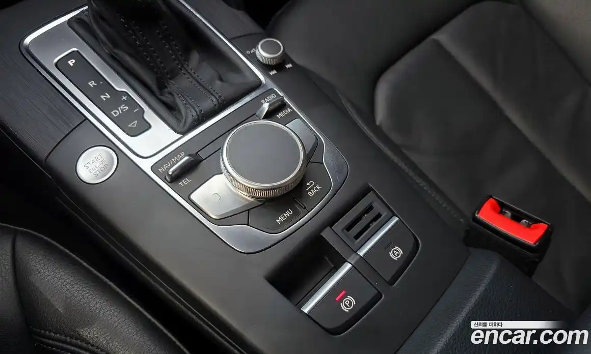 Audi A3 2018 2.0 автомат (гидро), фото 23