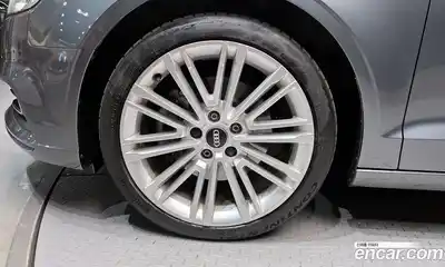 Audi A3 2018 2.0 автомат (гидро), миниатюра 5