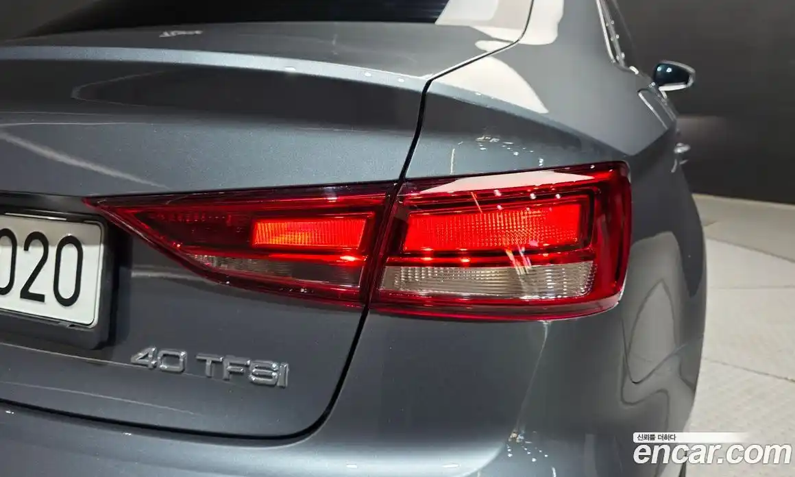 Audi A3 2018 2.0 автомат (гидро), фото 9