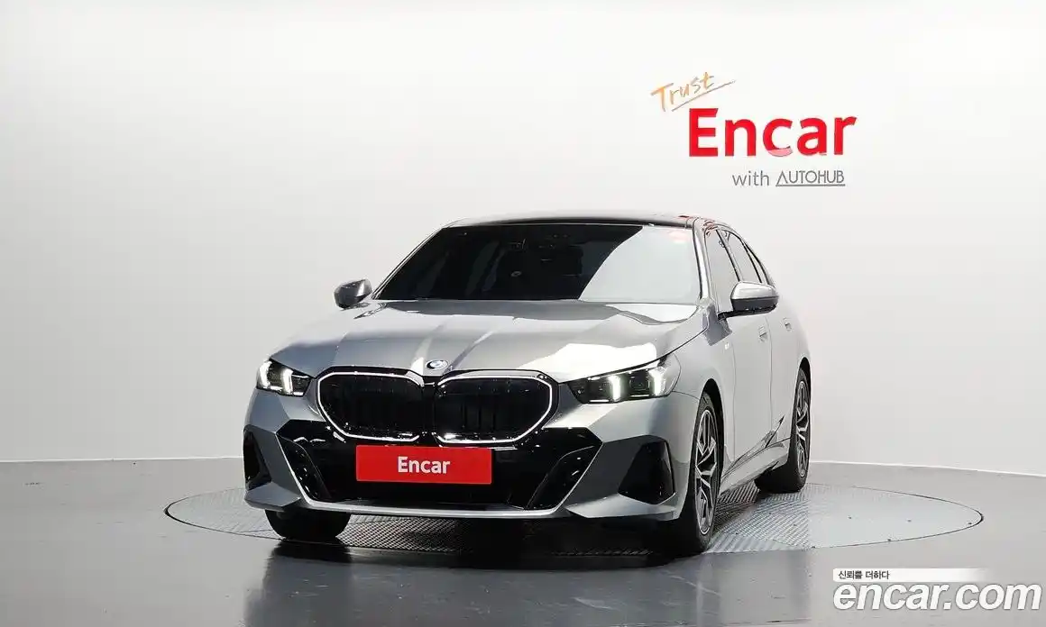 BMW 5 серия 2025 2.0 автомат (гидро), фото 3