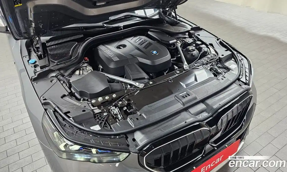 BMW 5 серия 2025 2.0 автомат (гидро), фото 6