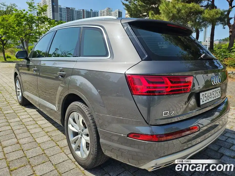 Audi Q7 2019 2.0 автомат (гидро), фото 6