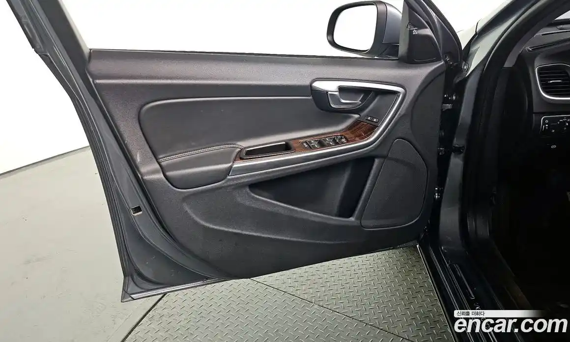 Volvo S60 2018 2.0 автомат (гидро), фото 14