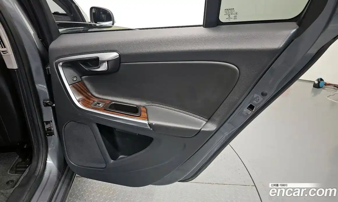 Volvo S60 2018 2.0 автомат (гидро), фото 15