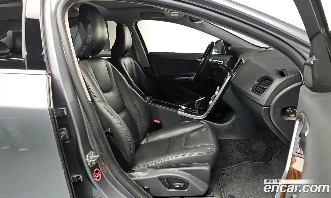 Volvo S60 2018 2.0 автомат (гидро), фото 16