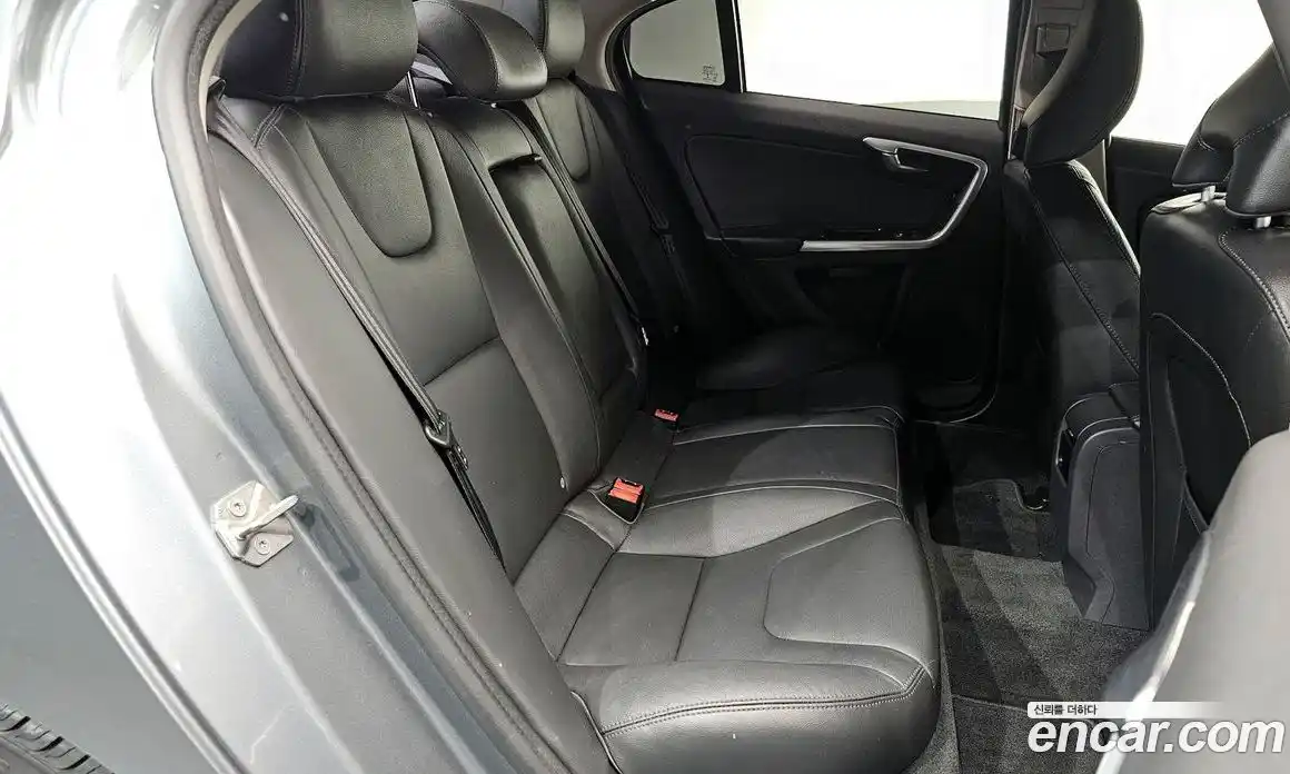 Volvo S60 2018 2.0 автомат (гидро), фото 17