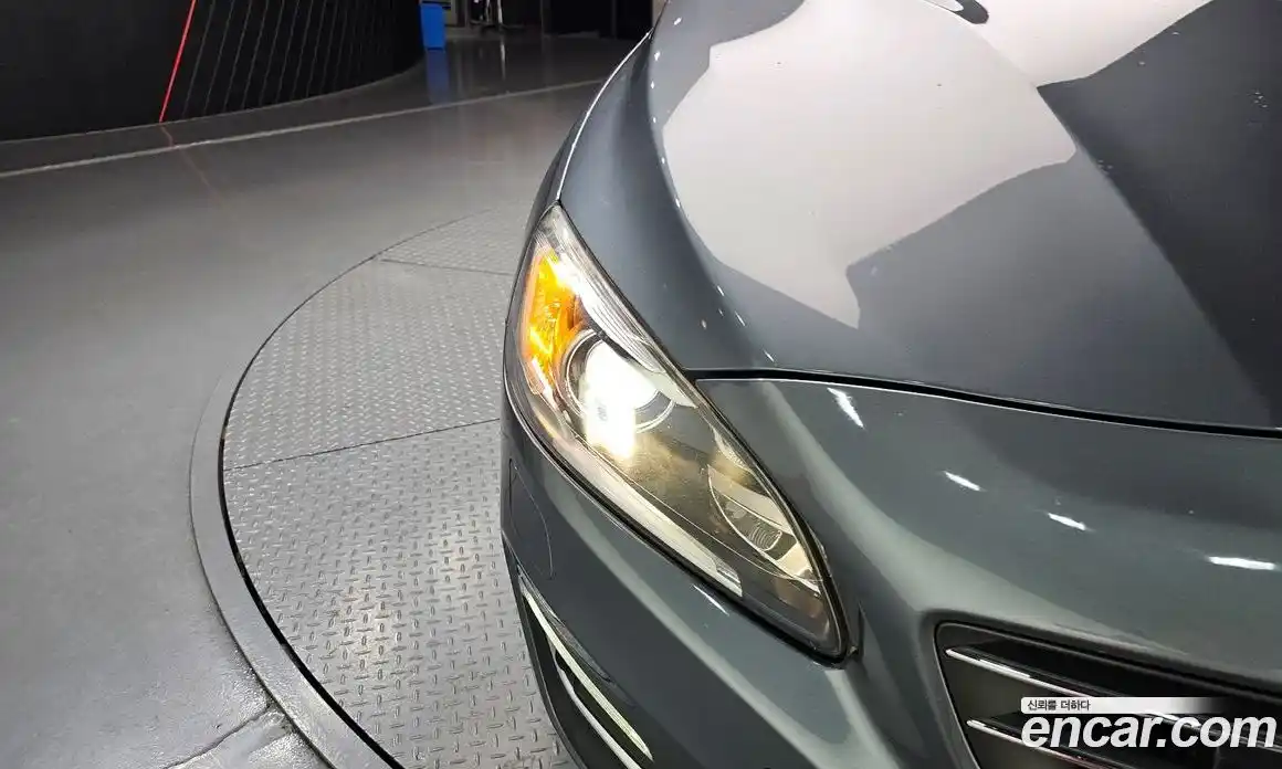 Volvo S60 2018 2.0 автомат (гидро), фото 8