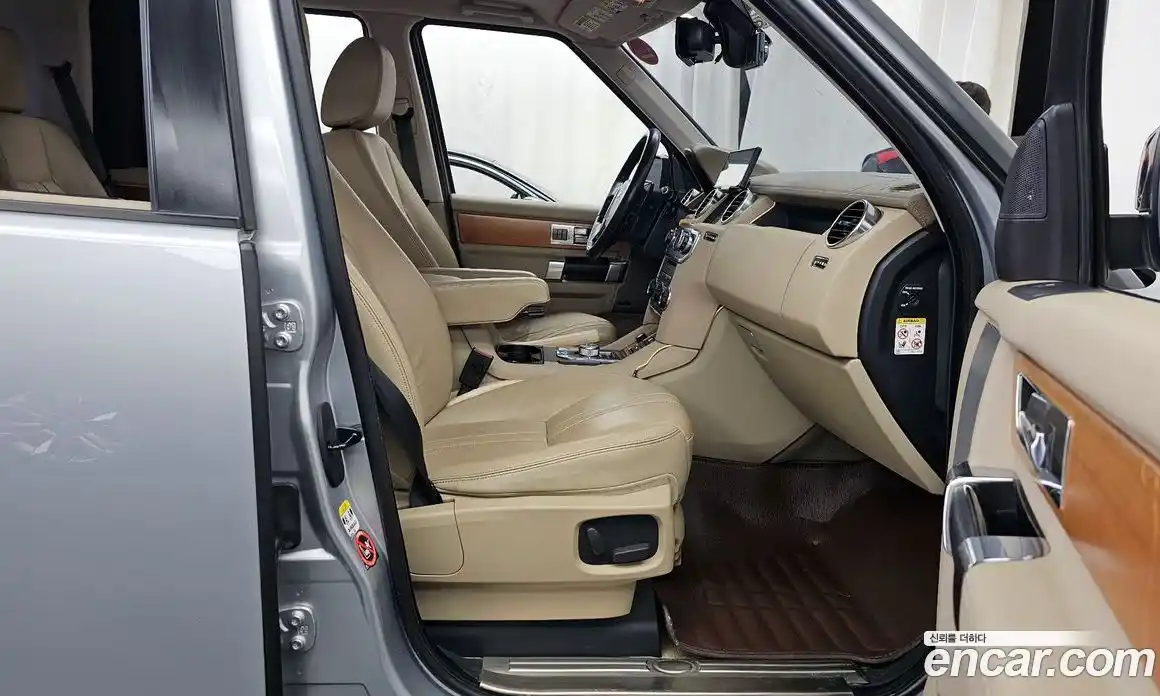 Land Rover Discovery 2012 3.0 автомат (гидро), фото 11
