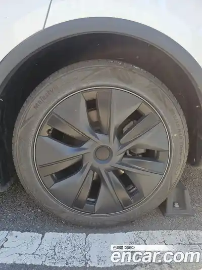 Tesla Model Y 2024 гидро, миниатюра 5