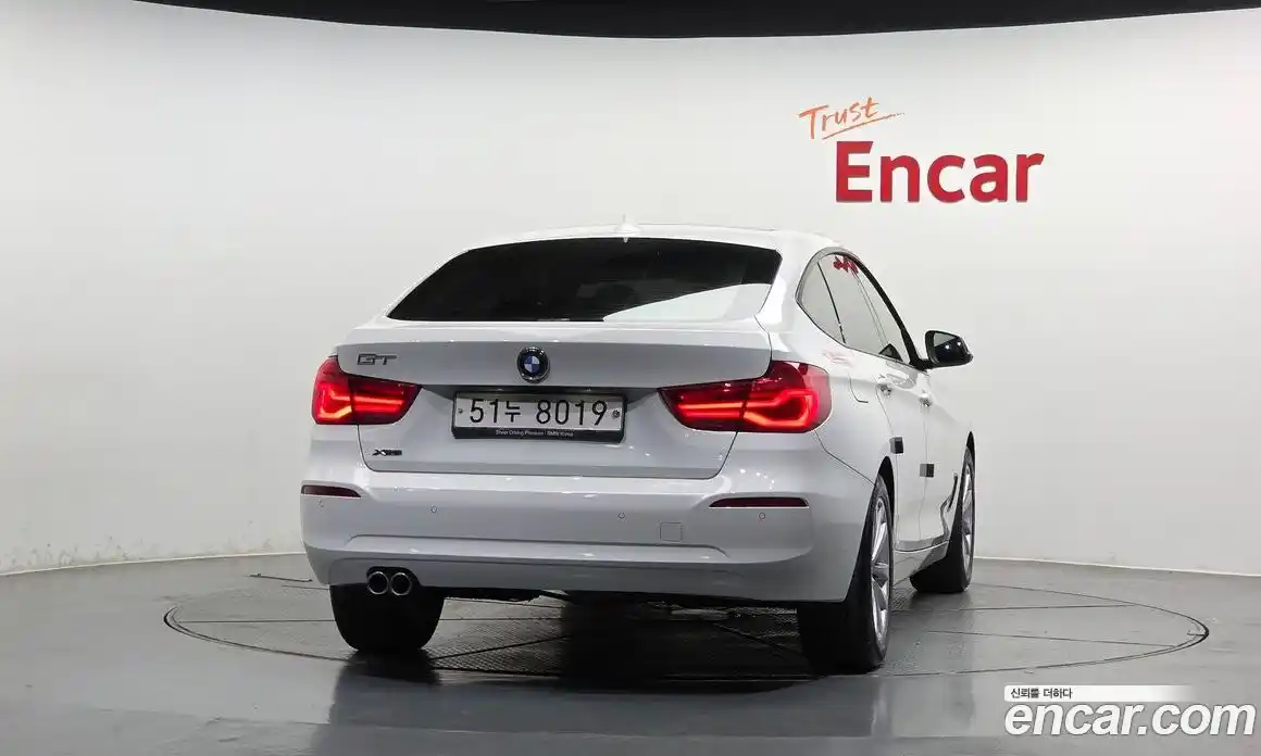 BMW 3 серия 2017 2.0 автомат (гидро), фото 4