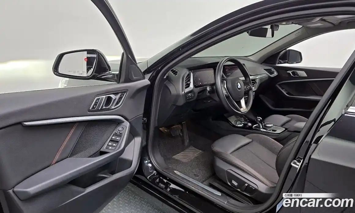 BMW 1 серия 2021 2.0 автомат (гидро), фото 10