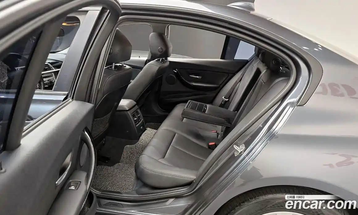 BMW 3 серия 2016 2.0 автомат (гидро), фото 12