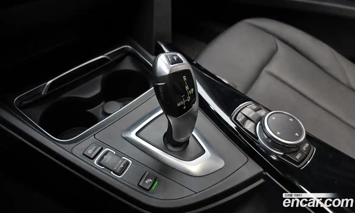 BMW 3 серия 2016 2.0 автомат (гидро), фото 9