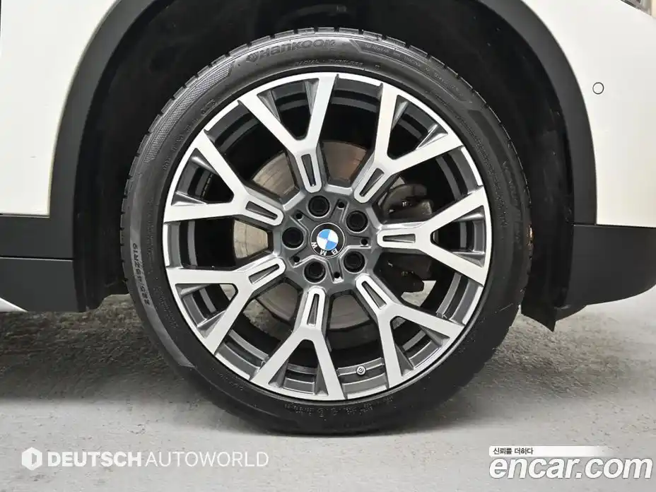 BMW X1 2022 2.0 автомат (гидро), фото 5
