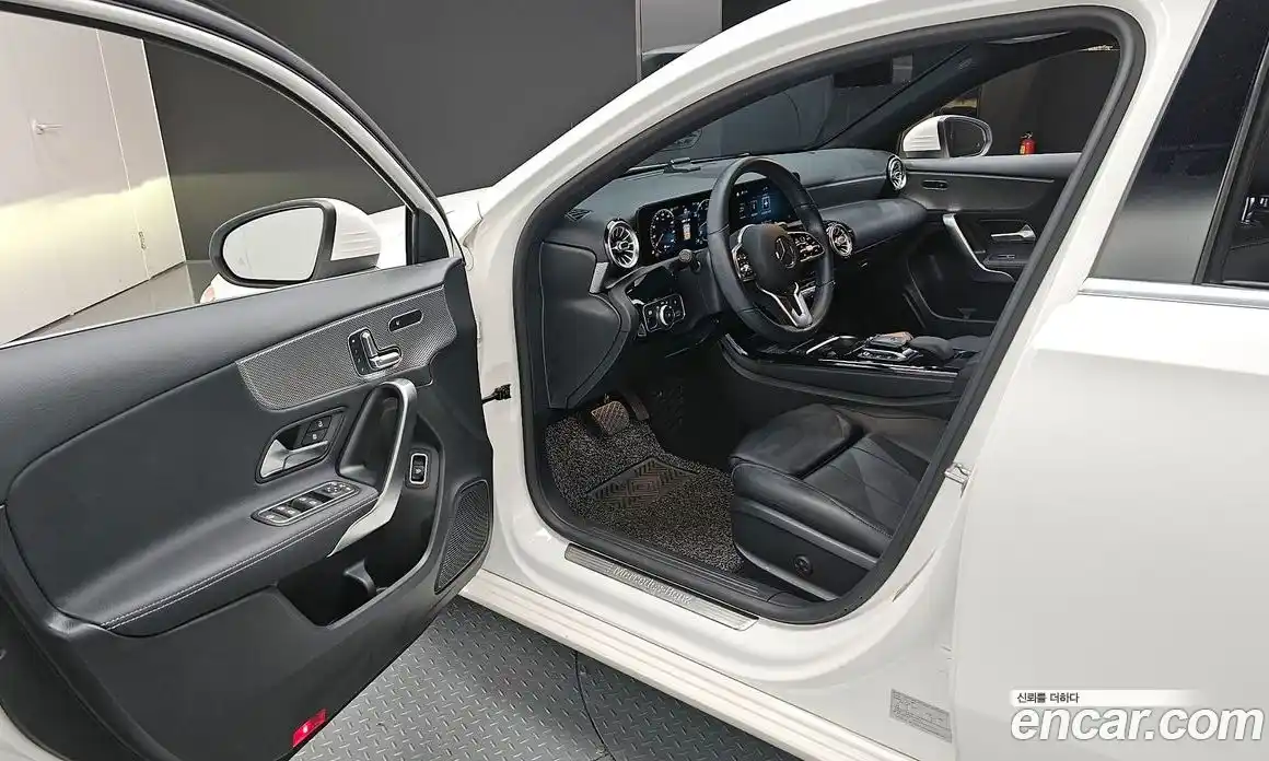 Mercedes-Benz A-Class 2021 2.0 гидро, фото 13