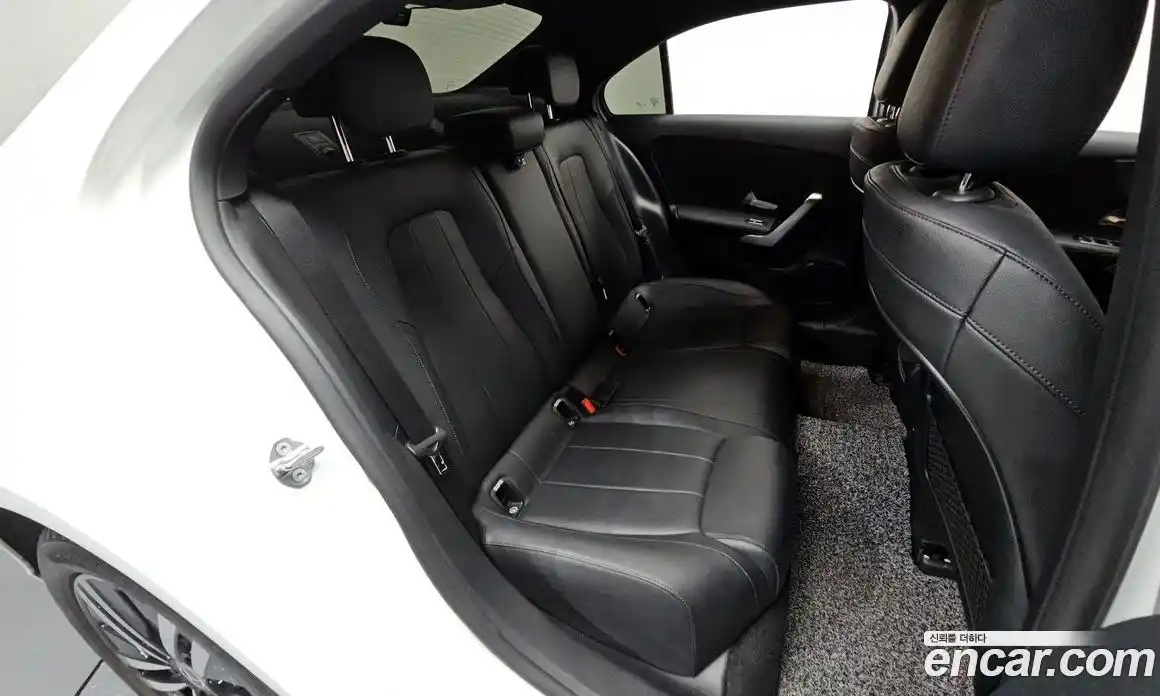 Mercedes-Benz A-Class 2021 2.0 гидро, фото 17