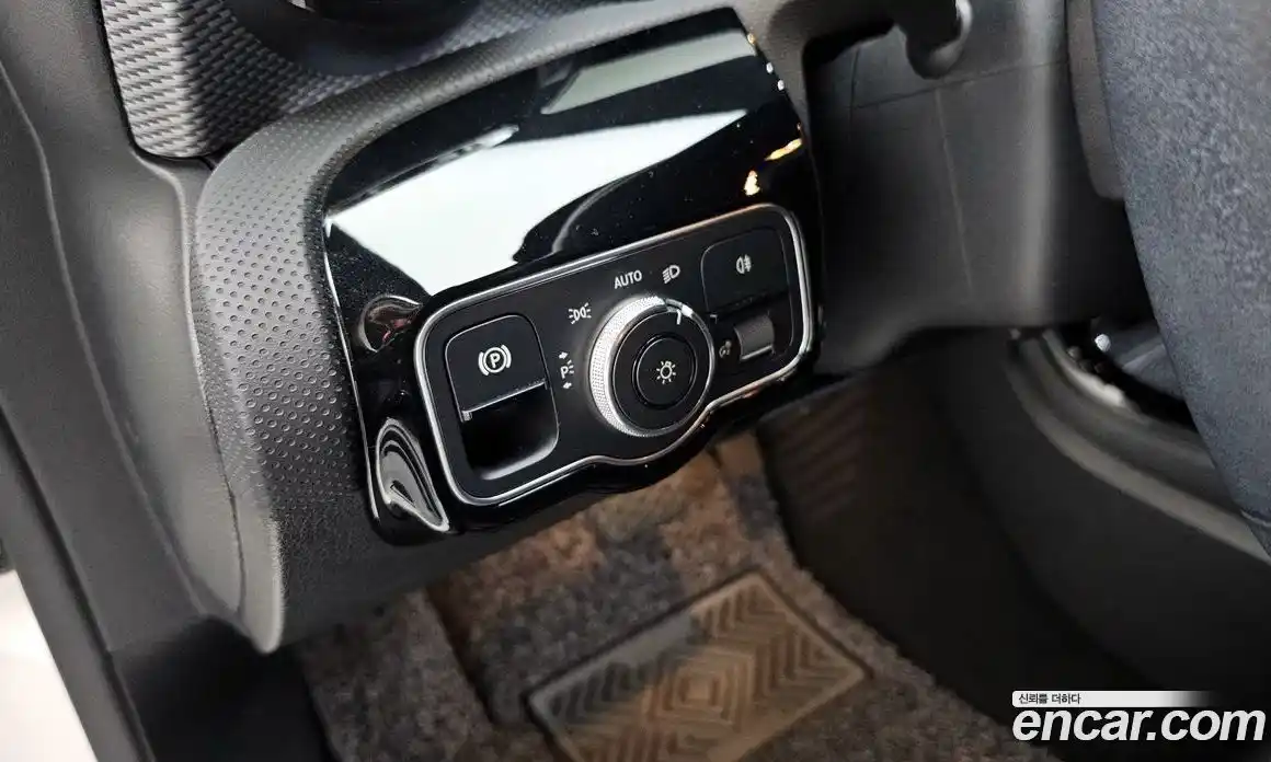 Mercedes-Benz A-Class 2021 2.0 гидро, фото 23