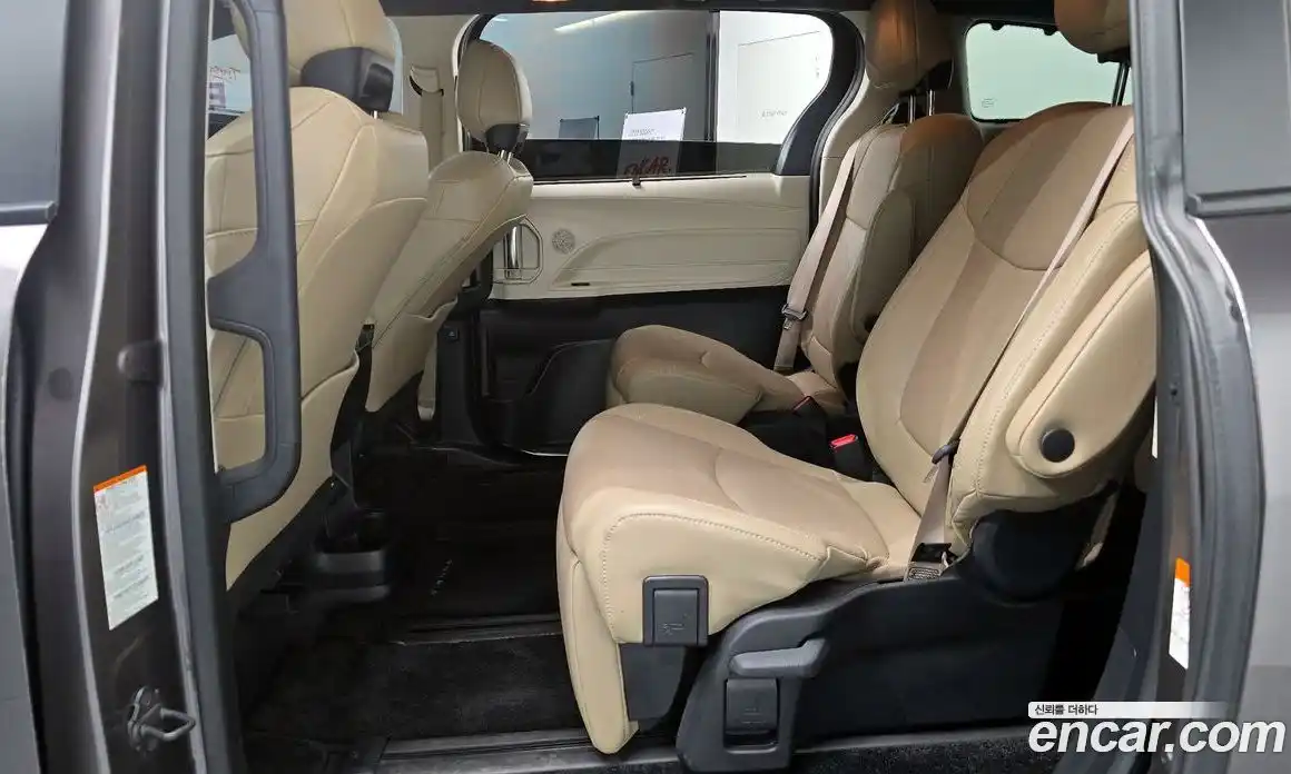 Toyota Sienna 2023 2.5 гидро, фото 12