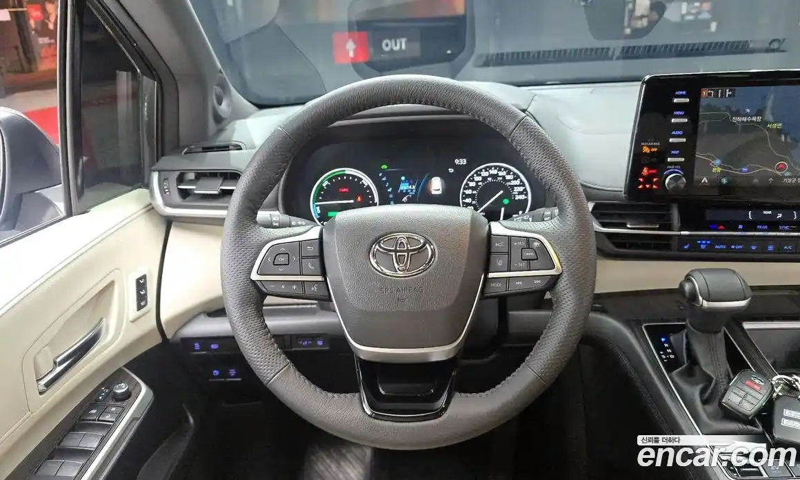 Toyota Sienna 2023 2.5 гидро, фото 13